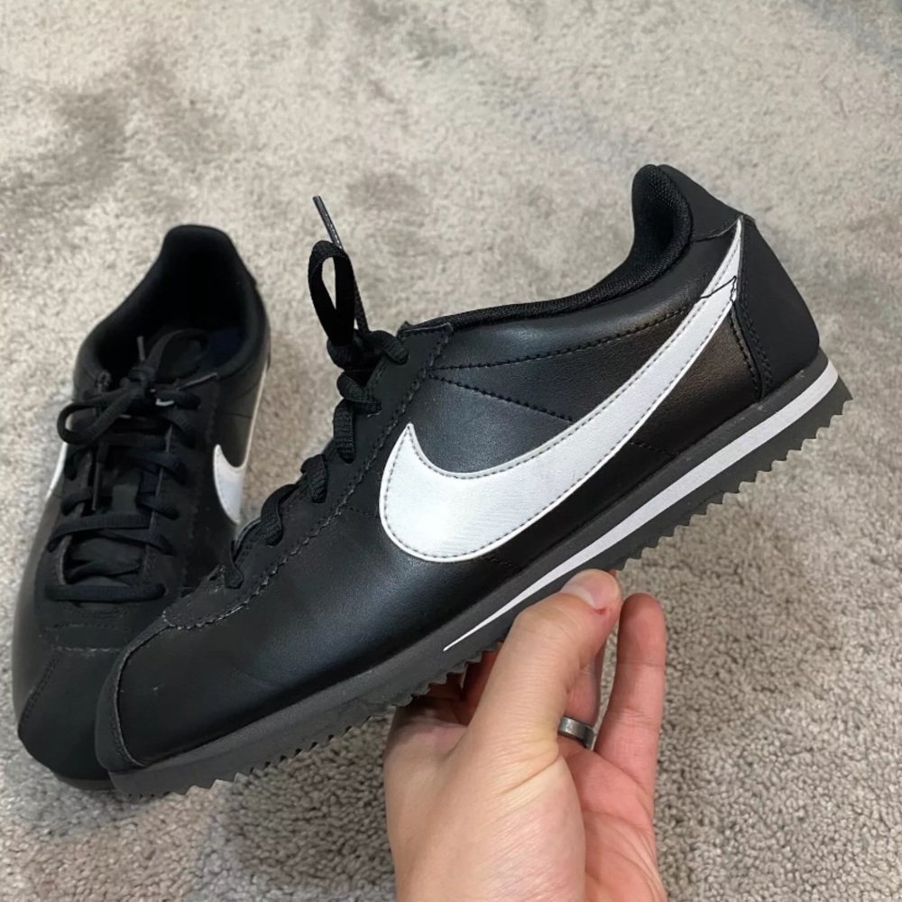 Nike Cortez GS 7Y Womens 8.5 Black White 749482-001